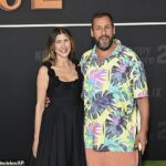 Travis Celce Approach Gilmore 2 Premiere, enquanto Adam Sandler o envia de Nova York