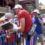 Josh Allen mostrou a cor correta após a interação dos membros do acampamento e do serviço
