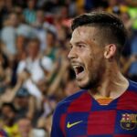 Ex -jogadores do Barcelona no hospital em Yeeke depois de serem levados aos órgãos genitais ao passear com seu cachorro