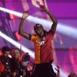 Osimhen esteve em Istambul