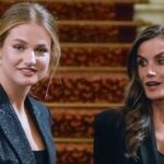 Leonor e Hainizia são pagos ao casaco escuro em Princess Girth: de Shiurriet Queen aos amigos