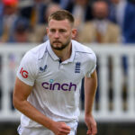 Sem exames, sem campeonato do condado: Gus Atkinson pego em aviso de inglês-surrey