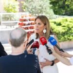 Pp ayuso fechando as árvores de Pozuelo de Pozuelo, onde o governo vai realocar 400 crianças para não ter licenças