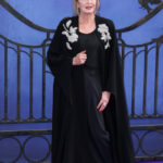 ‘Abfab’ The Legend of Joanna Lumley, 78 anos, atordoamento no tapete vermelho