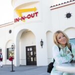 Os proprietários in-n-n-out de Snyder diz que está procurando pela Califórnia
