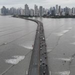 Toda a costa americana é acusada de ações de tsunami tsunami com mil provisões