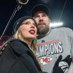 O casal do Missouri afirma ter um nome de bebê recém -relacionado e Travis e Taylor Swift após a reação ‘costas’