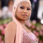 Nicki Minaj oferece US $ 10 milhões na NFL Shints para lutar contra seu marido depois de faud online