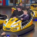 Wayne Rooney andando Binty saindo de abrigos quando se juntou ao repolho e um filho de madeira em diversão irlandesa – clipe