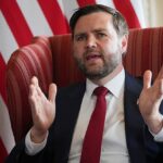 AVISO DE VANS: JD siguió los pasos de Trump con una costosa visita a la propiedad en Escocia