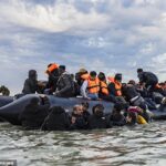 ¡No es nuestra culpa! Los ministros intentan culpar al número de inmigrantes liderados pequeños para llegar a Gran Bretaña debido al poder del trabajo llegó al poder de 50,000