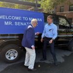El sucesor de Kennedy, Jack, consigue un trabajo de Chuck Shumer después de un viaje en Van