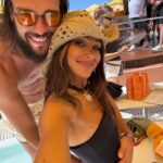 La espalda de Andy Carol con Lou Teesdale abandonó la ex estrella de la Premier League después de una cuerda de fila alimentada por Bouze después de la cuerda de fiery booj-combustible de maquillaje y fue a Ibiza a través de un jet privado para rogar por una segunda oportunidad.