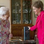 John Maclyode: Sturgeon fue a su poder, pero este fue el vino de la víctima, que cayó de las páginas claras