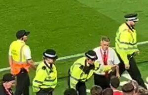 O Semineo Antoine se decompõe com uma declaração poderosa depois que os fãs do Liverpool foram abusados durante a luta de Bornmouth em arquivado nafield.