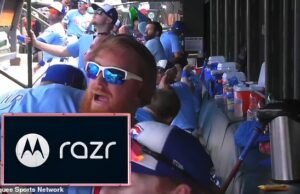 Wild Moments Chicago Cubs Dip for Stars Cover depois que o viaduto do jato está assustado durante o jogo