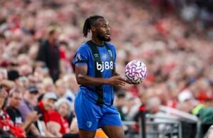 Os joelhos dobrados e as mensagens de camiseta só têm facas na artilharia … o racismo no futebol é câncer e, para bem, isso deve ser feito mais para sair,