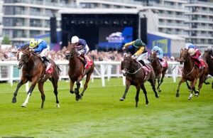 As corridas de cavalos britânicas pela primeira vez foram derrubadas para quatro programas para ir à greve.