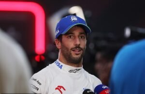 O ex -astro da F1 Daniel Ricardo foi admitido no hospital após um acidente de bicicleta suja em Queensland