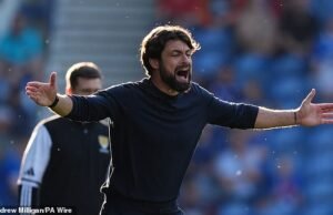 O chefe do Rangers, Russell Martin, diz que tudo funcionará bem, mas não há sinal de clicar no plano