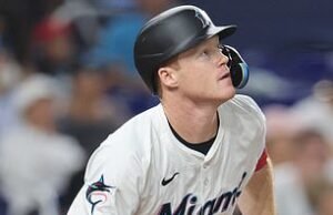 Treinador de Miami Marlins em uma estranha TV Mike Hot na TV ao vivo