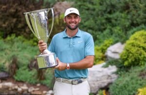 Man Scotty Chefler convocou para Caddy porque ele realmente ganha dinheiro por quatro dias de trabalho