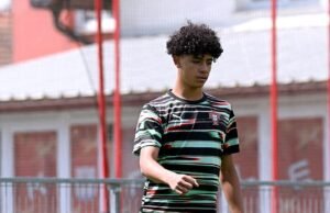Os livros do clube da Premier League já no goleiro da cidade rival da Arc, e o filho da estrela da BBC, filho da estrela da BBC: The Man United Nap Baby espera ficar nos passos de seu famoso pai.