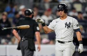 Fãs de Nova York Yancies como Anthony Volpe finalmente, os bombeiros felizes em ficarem felizes em cair após um show de terror contra as meias vermelhas de Boston
