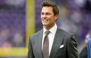 NFL decide Shock Tom Brady como um renomado quarterback pelo segundo ano de US $ 375 milhões