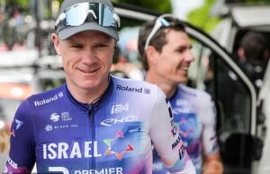 Quatro vezes o campeão do Tour de France, Chris Frula, sofreu um acidente de bicicleta grave em um grave acidente de bicicleta e sofrendo de calças justas quebradas e quebradas e levada para o hospital