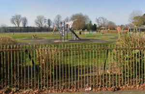 Meninos de 12 anos morreram após o acidente no playground em Cheshire