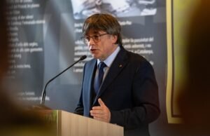 Puigadmont viu Podemos “intensamente alinhado com Vox” contra a transferência de imigração