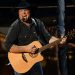 O ícone Country Brooks Country anunciou News Broken