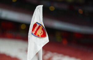 Aprovação do Arsenal “17 fãs de comportamento discriminatório”
