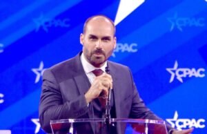 A polícia brasileira protestou pela supremacia “forçada” de Bolsonaro e seu filho