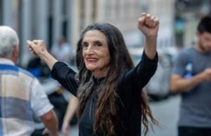 Angella Molina Molina envolveu seu cardápio de irmã Molina em uma noite de verão da cidade