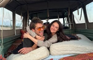 Shailen Woodle e Lucas Bravo Relationsel Timeel