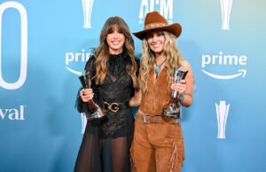 Lyne Wilson Rising Country Star mostra doce apoio: ‘Ela é como uma irmã’