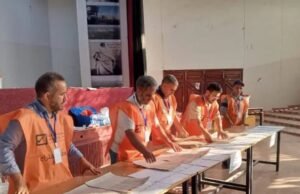 Milhares de líbios participam de eleições locais com governos excluídos do país