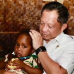 Programa de construcción de viviendas en las montañas de Papua verifique con éxito la situación de los asuntos de origen y PKP verificando directamente la situación de las casas comunitarias