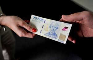 A diferença entre o salário registrado e a AUH é o mais baixo nos últimos 15 anos