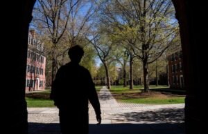 Em 2025, os Estados Unidos aposentaram estudantes estrangeiros com mais de 6.000 vistos
