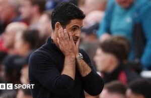 A luta do Arsenal continua quando caem no Liverpool no Anfield