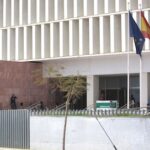 Definido para dez anos de prisão por violações menores, a filha de seu parceiro
