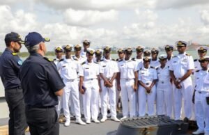 ‘Navarra’ é um exercício conjunto com fragata do Quênia Marina enquanto participava da operação de Atlanta