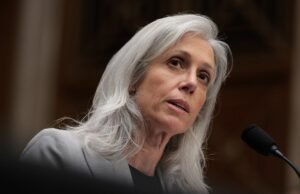 A diretora do CDC, Susan Monarez, a vacina foi expulsa na disputa