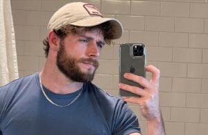 Calcar Kerre de Virgin River se dirigiu ao funeral de um Steaddad que matou sua mãe