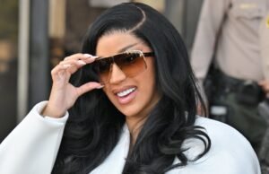 Cardy B M 244 O ataque mortal parece estar irritado durante o testemunho de teste