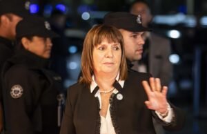 Duas prisões por lançar objetos contra a caravana eleitoral do Mali ao sul de Buenos Aires