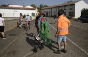 Eles enviaram uma mensagem ao telefone na província de Lane para alertar o fogo